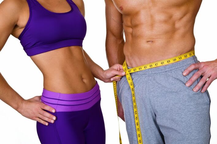 Seorang lelaki dan wanita yang telah kehilangan berat badan di perut mereka